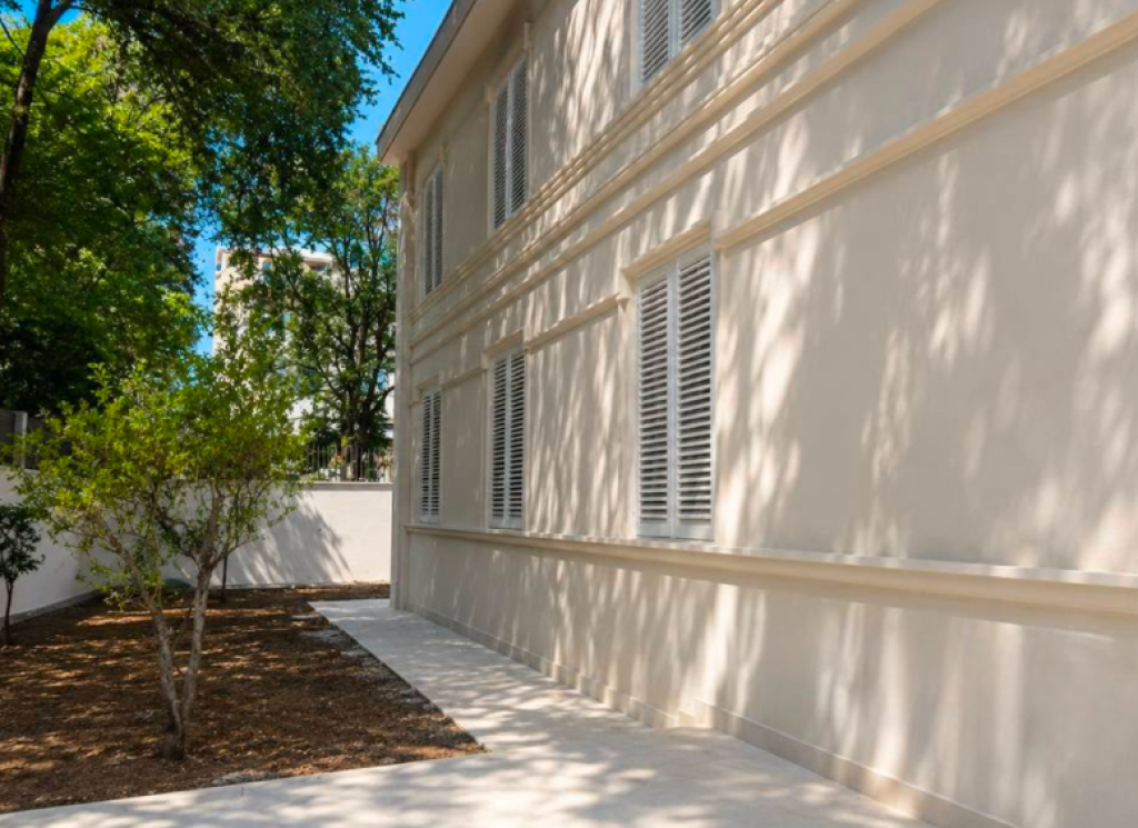 BUILDING 430m2 FOR RENT | ELBASANI ROAD