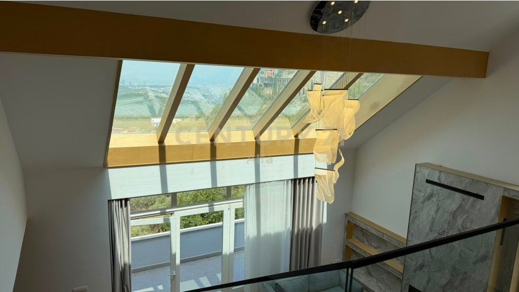 PREMIUM VILLA FOR RENT IN PETRELË – PANORAMIC VIEW &amp; PRIVACY