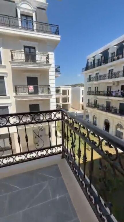 Shitet apartament 2+1