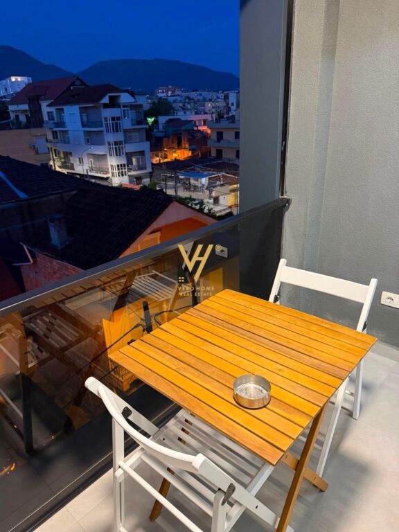 JEPET APARTAMENT 1+1+BLK ME QIRA TE SHKOLLA E KUQE 78.000 LEKE