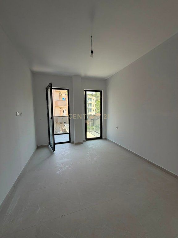 13 APARTAMENTE 1+1 ME QIRA NE NJE REZIDENCE ME PISHINE,PER INVESTIM NE MALIN E ROBIT !!