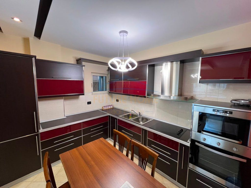 Disponojme apartament 2+1 per Qera tek Rruga Eduard Mano, Liqeni i Thate.