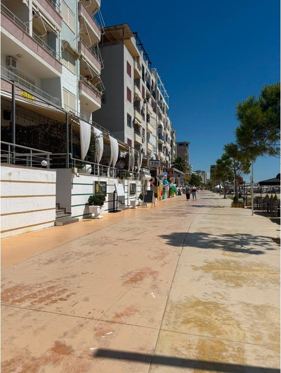 Ambient Komercial në Golem ,Durres - Mundesi e Shkelqyer Investimi !!!