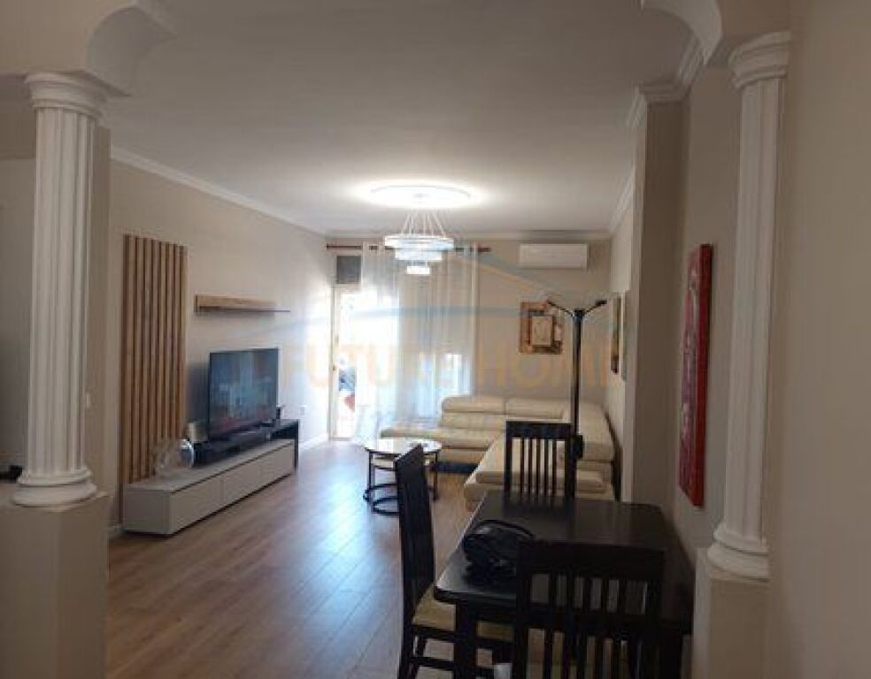Rent, Apartment 1+1, 9 Floors, Tirana.