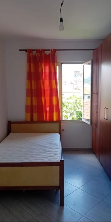 APPARTAMENTO 1+1. 28000 LEKE. UNIVERSITÀ DI MEDICINA