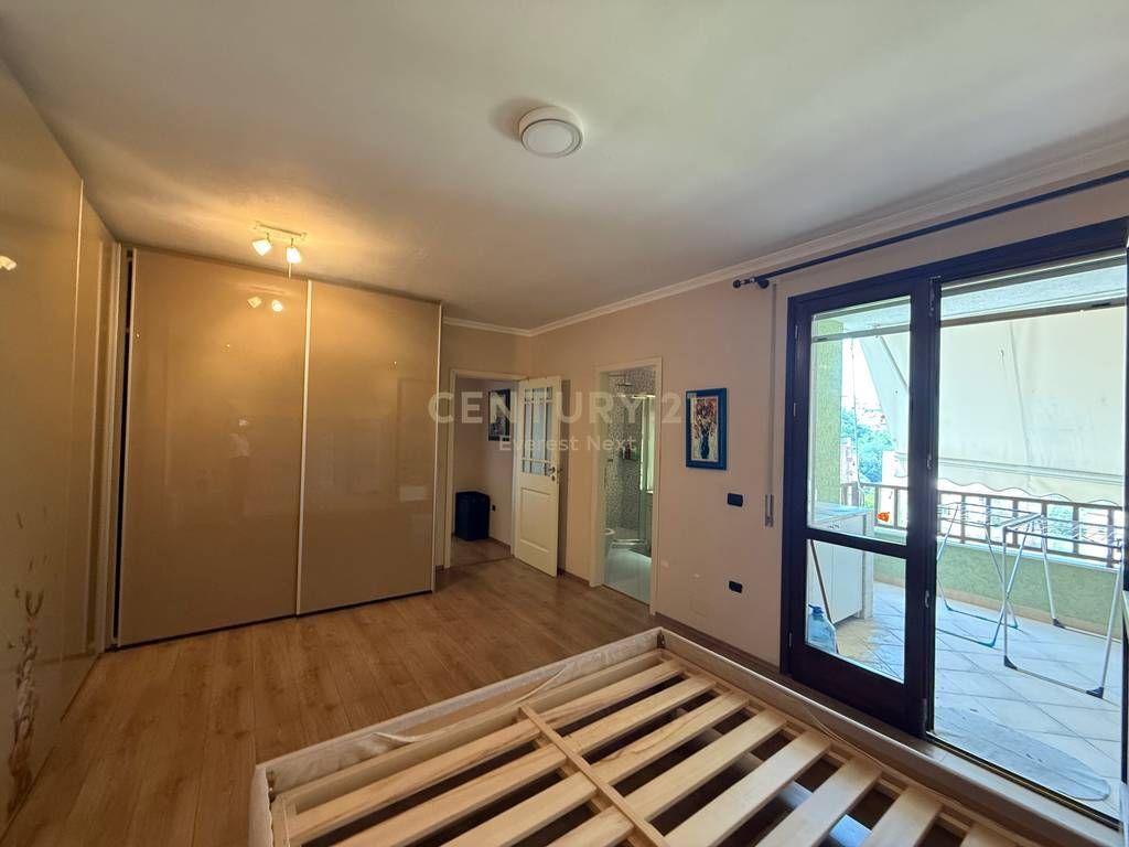 Apartament 2+1+ Parkim me Qira tek Kopshti Botanik
