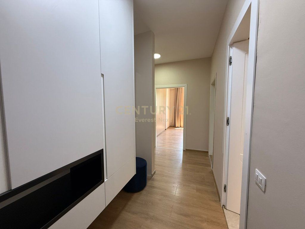 Apartament 2+1 per Qira tek Liqeni Thate!!