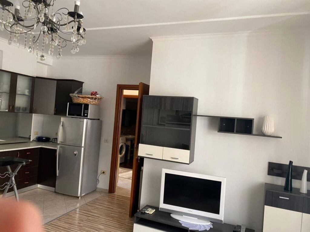 🏡 JEPET ME QERA APARTAMENT 2+1 – LIQENI I THATË