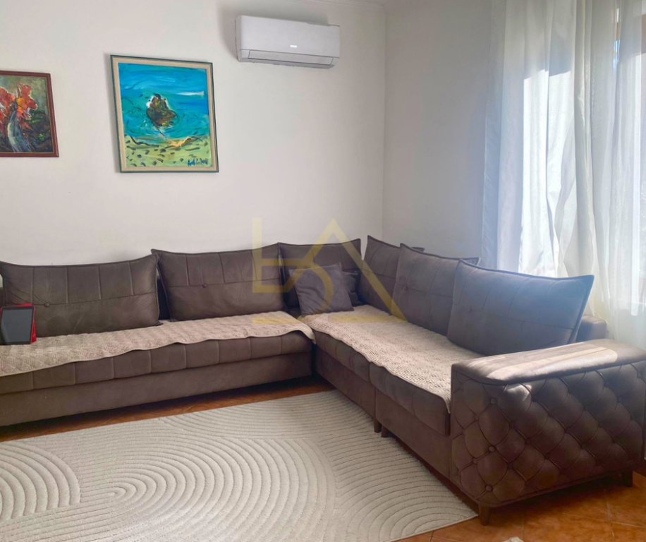 Vilë për Shitje – Sauk, Rruga Kryesore, Tiranë