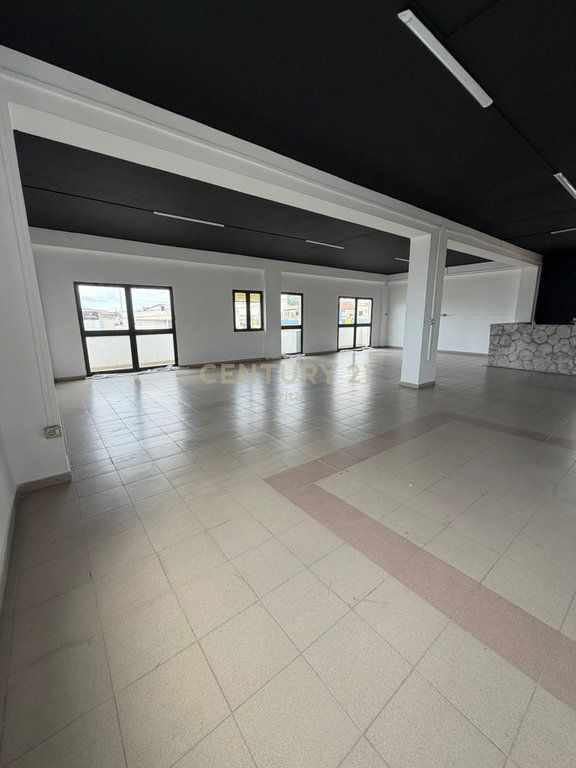 Ambient Komercial me Qira në Shkozet, Durrës!