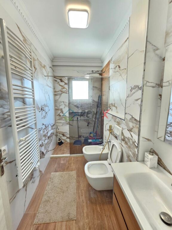 🏡 APARTAMENT PËR SHITJE – 2+1 ME PAMJE DETI, RROTA E KUQE, PLAZH – DURRËS 🌊