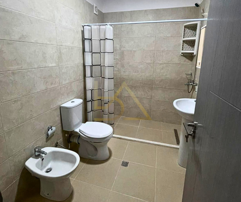 Apartament 2+1 me Qira – 5 Maji, Tiranë