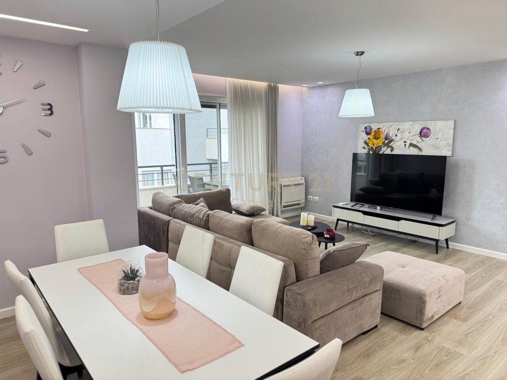 Jepet Me Qera Apartament 3+1+2+Post Parkimi, Sunrise Residence, TEG