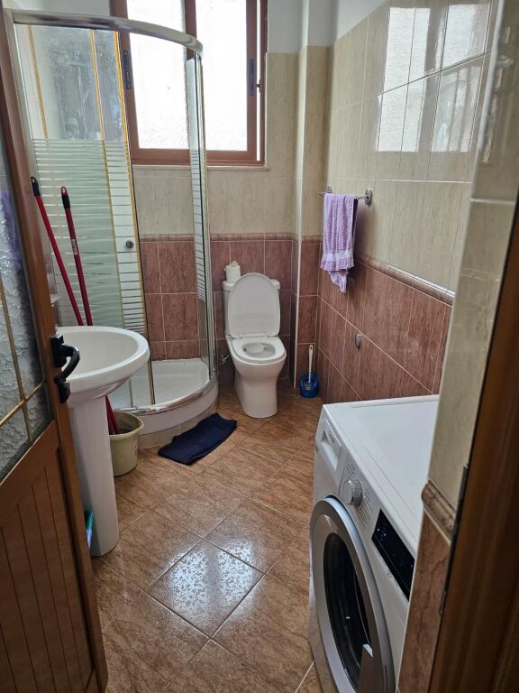 🏠Selite, near the “Marlin Barleti” University, the 2nd floor of a 3+1 villa, furnished, is for rent. 55,000 Leke