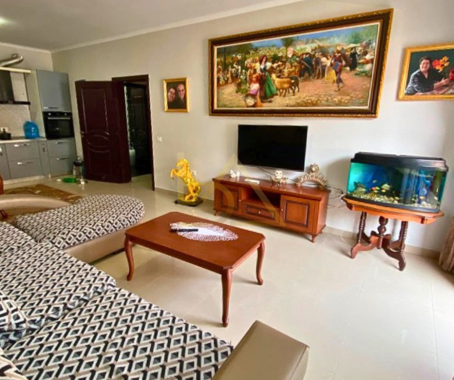Appartamento 2+1+2 con Veranda in Vendita – Astir, Tirana