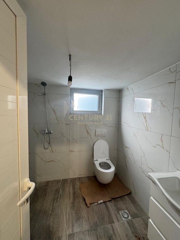 Apartament 2+1 me qira te Liqeni i Farkës