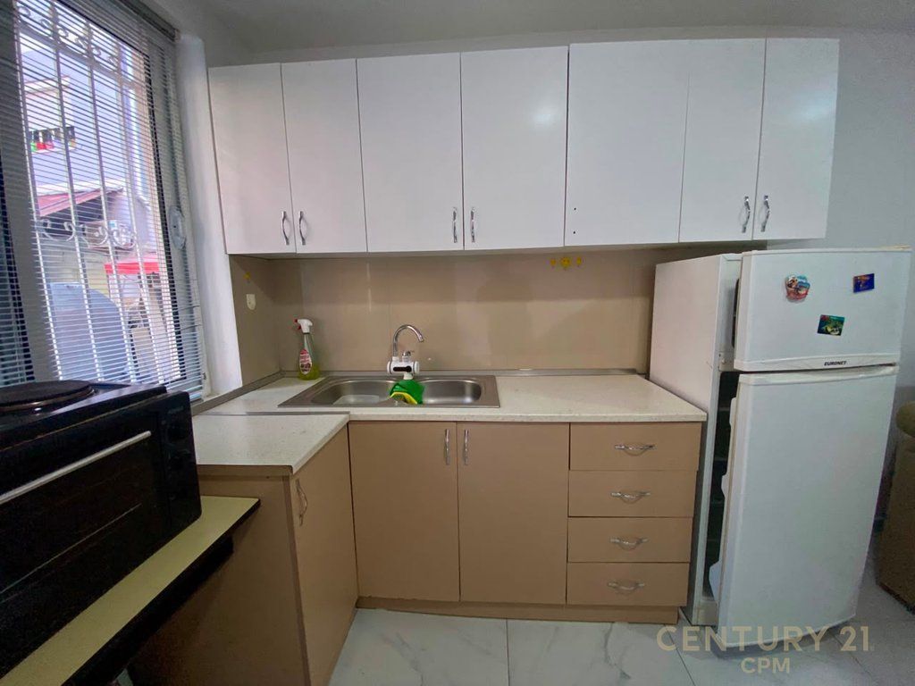 NE KOMUNEN E PARISIT PRANE KESH JAPIM ME QIRA STUDIO APARTAMENT