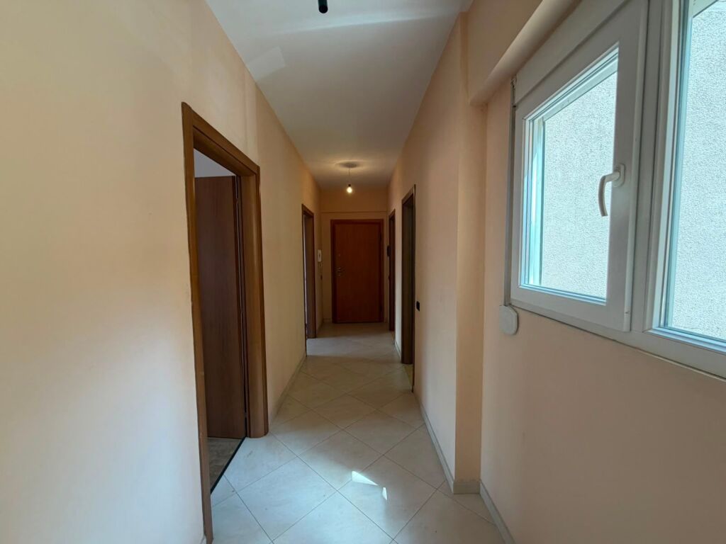 In vendita 2+2+3 balconi  Superficie netta 100 m2 Via Rrapo Hekali