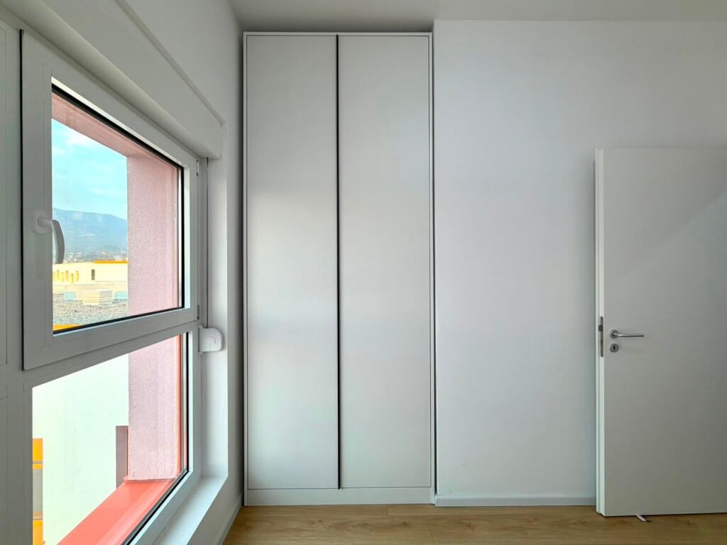 IN AFFITTO – Super Prezzo: 2+1 + 1 Posto Auto 📍Ali Demi - Residenza Kadiu || 50.000 Lek/Mese - Edificio A.2026 ✨️ - 9° Piano - 80m² - (100% Mai Abitato, Nuovissimo) 🔥☄