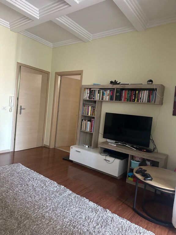 APARTAMENT 2+1 ME QERA ZONA SIPER KRISTALIT