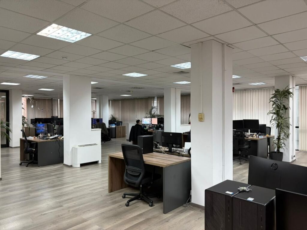 🏢 Locale Commerciale in Affitto nel Centro