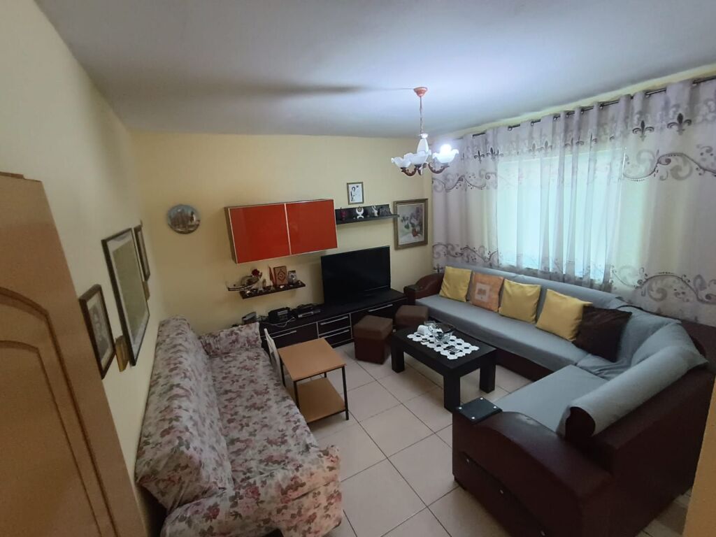 Apartament 2+1 për shitje në rrugën Vace Zela, Tiranë ID5340