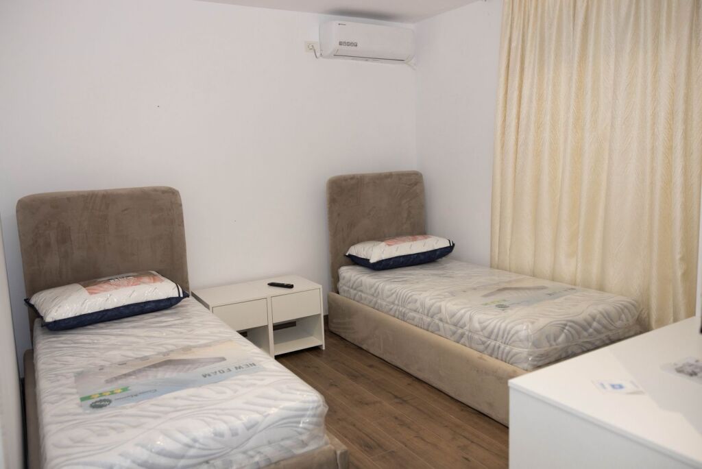 First time for rent: Studio apartment newly invested * *(📍Porcelan - near Tv Klan and EUROPEAN Faculty )* - Floor 1 - *300 €/Month* - Area 30 m²
