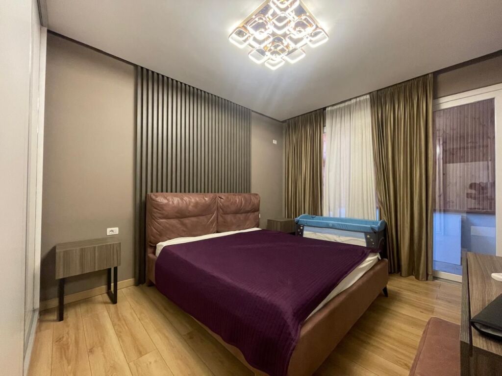 Apartament me qera 2+1 tek Golden Park perballe Spitalit Amerikan 3