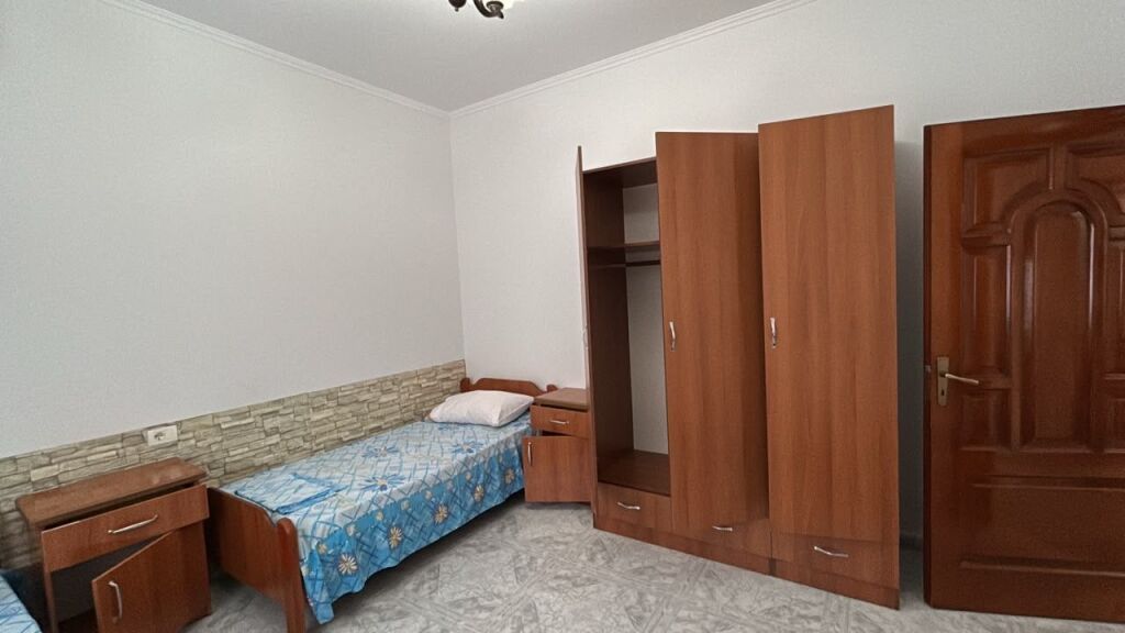 jepet shtepi me qera