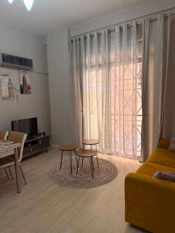 🏡 Apartament 1+1 për Shitje – Plazh prane Hotel Palace, Durrës
