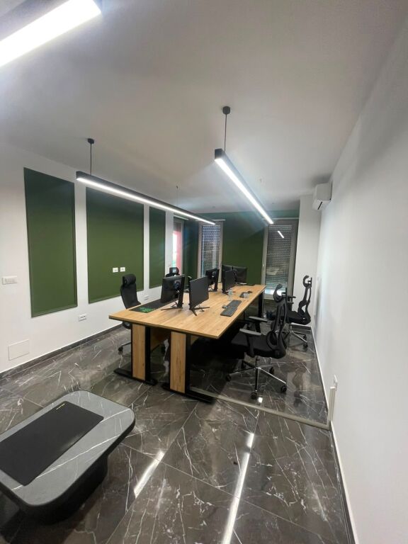 Office space available at the Foleja e Gjelber Complex, Zogu i Zi, 21 Dhjetori, Muhamet Gjollesha Street, Durresit Street.