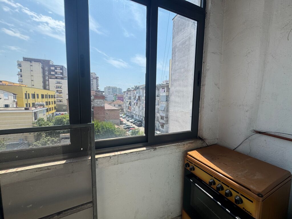 Vendesi in vendita 1+1 a Durazzo vicino a Pranvera