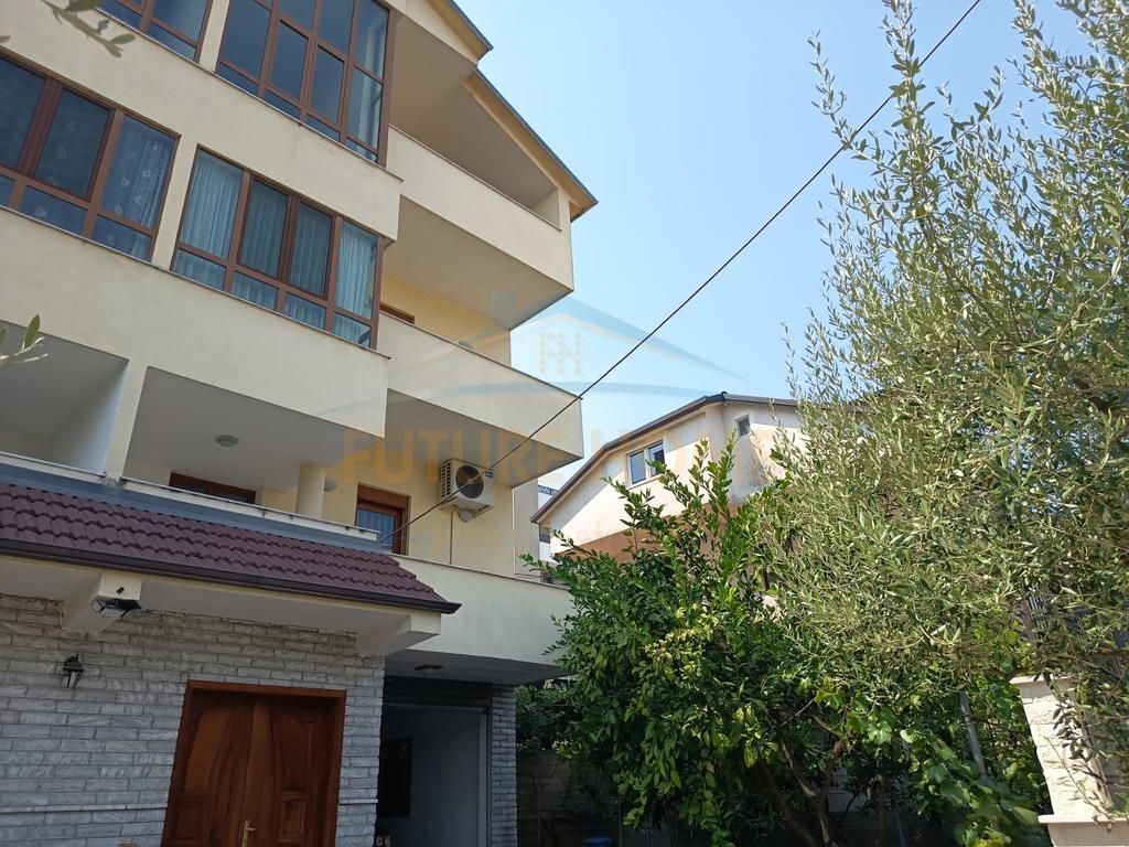 Rent, 2-storey Villa, near the "Rreze Drite" School Sauk