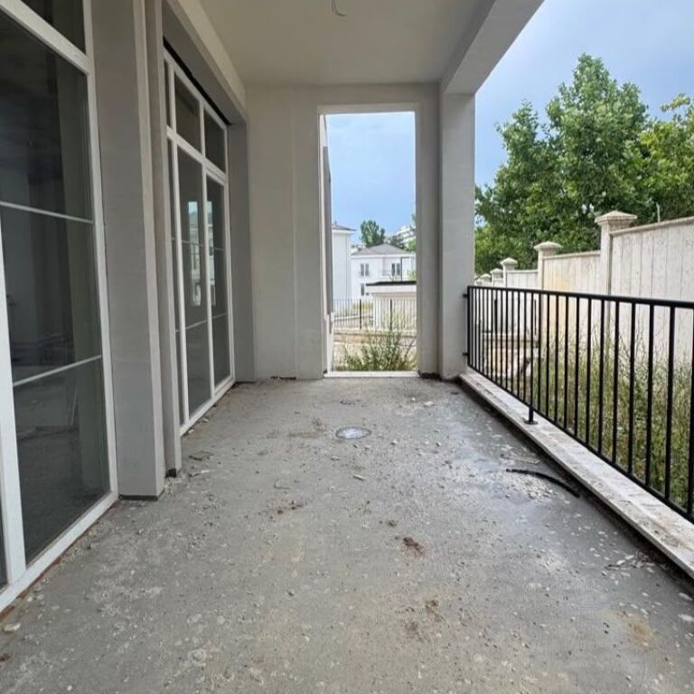 VILLA WITH POOL FOR SALE – ROLLING HILLS 2
