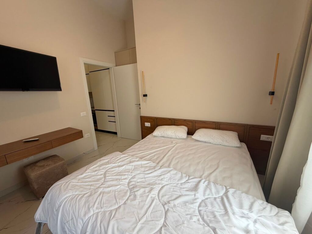 We rent Super Apart 2+1 near Flora cafe, Durres Street