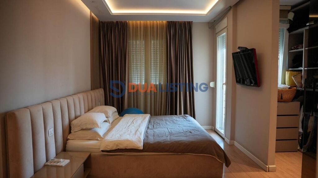 We sell a 3+1+2 apartment near Elbasan street, Mihal Grameno school!