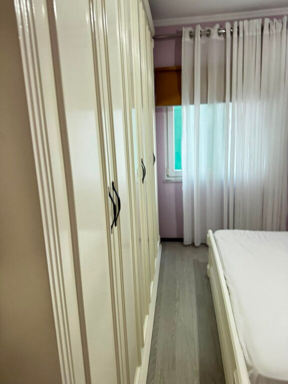 🏡 Jepet Apartament me Qera tek Komuna e Parisit, 700 mije leke
