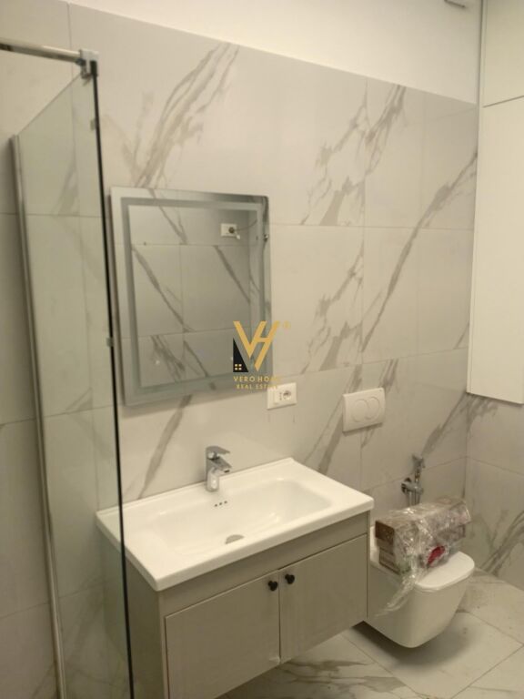 UFFICIO 60 M2 IN AFFITTO VICINO AL LAGO ARTIFICIALE 70.000 LEKE