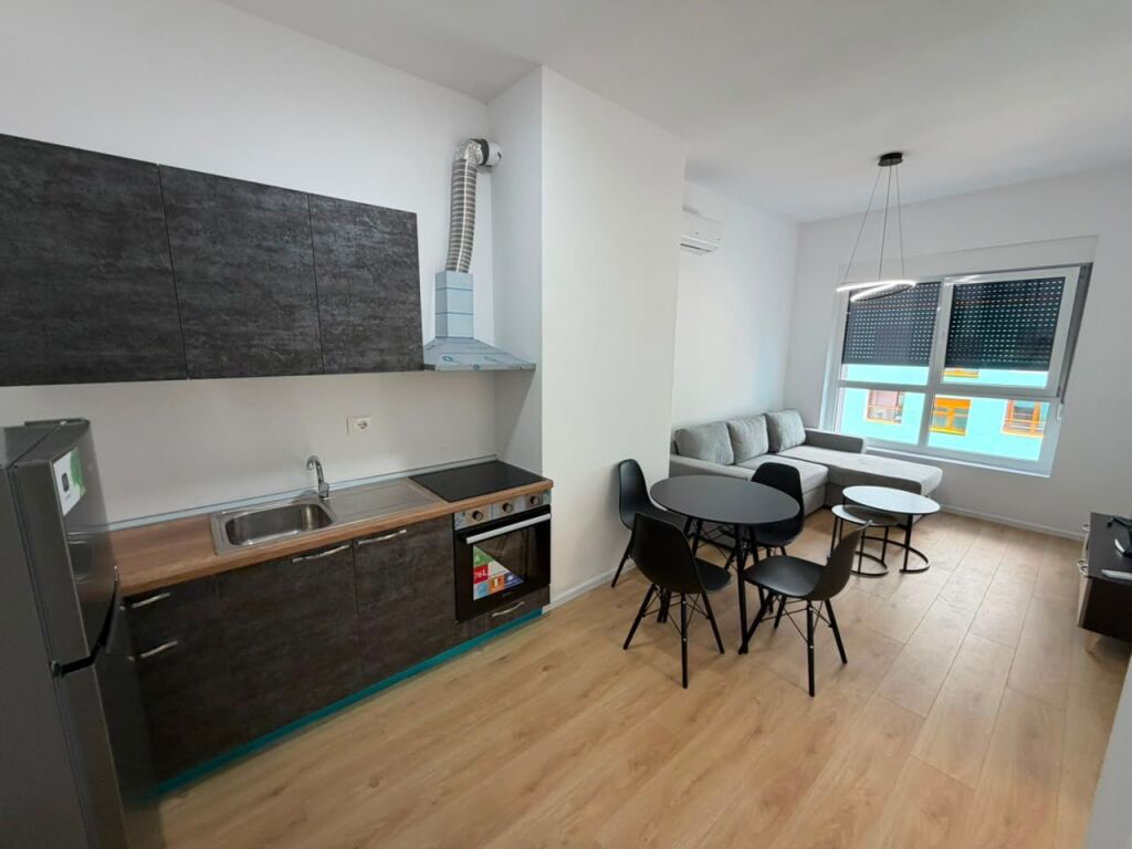 🏡 Appartamento 1+1 in affitto 📍 Residenza Kadiu, Ali Demi💰 Prezzo: 40.000 lek/mese