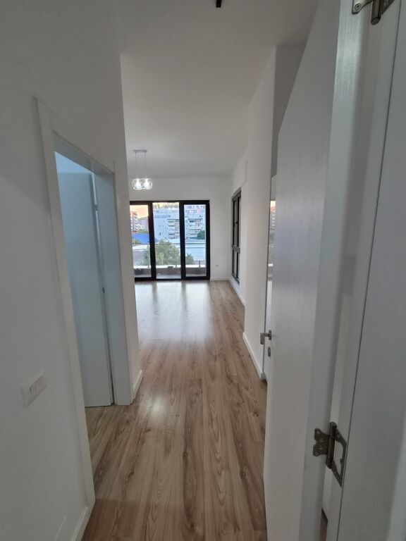 IN AFFITTO – 2+1 IN SQUARE 21! CON VISTA SULLA STRADA
