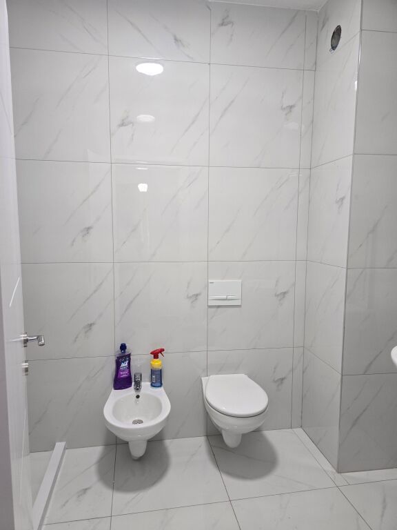 JEPET ME QERA APARTAMENT NË TIRAN