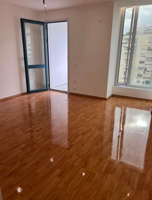 Ambasciata Americana - Ufficio in Affitto 190m2 Palazzo con Ascensore L'ambiente si trova in un palazzo ben amministrato con ascensore e ha una superficie di 190m2 6° Piano Adatto per cliniche mediche, cliniche dentali, ufficio notarile, call center ecc.
