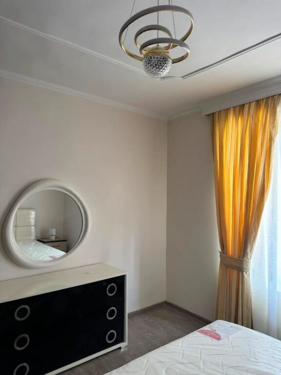 Jepet Me Qera Apartament 1+1+1 Ballkon