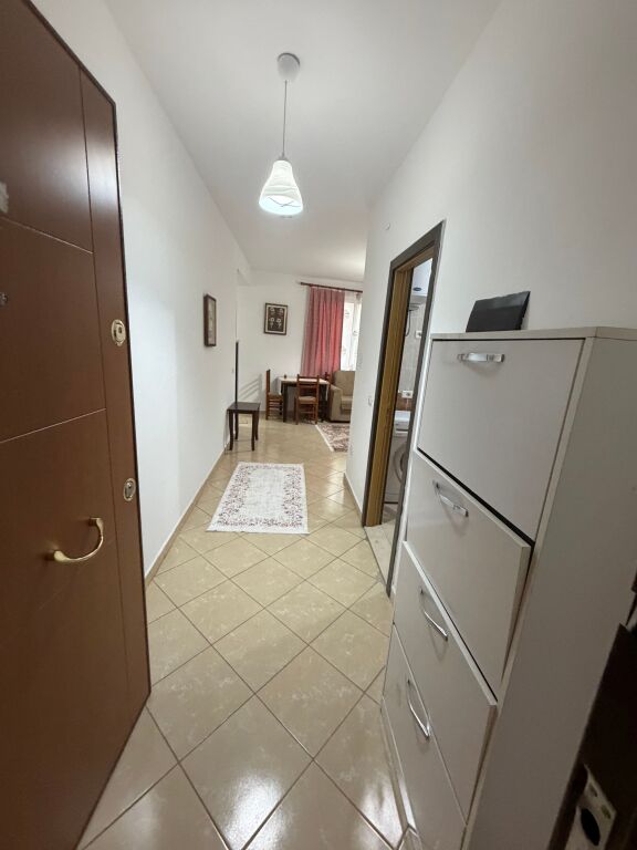 1+1, at the brother's in Astir, 400 thousand lek