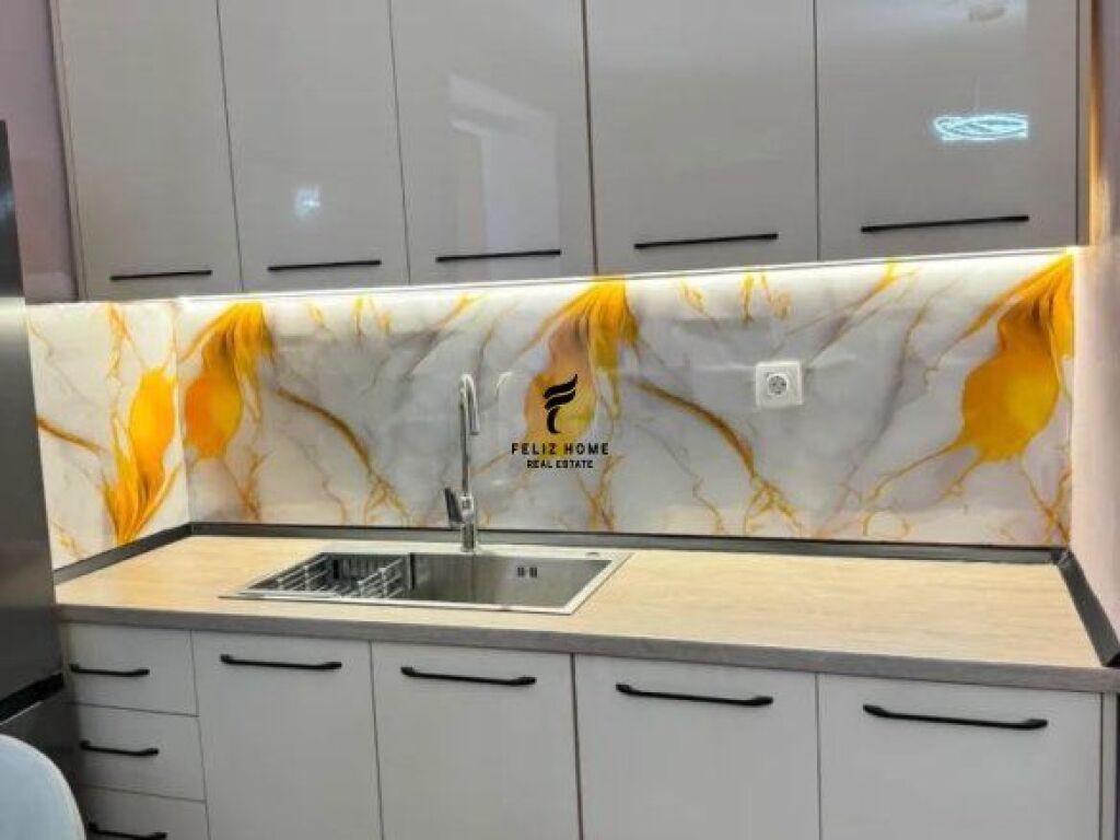 APARTAMENT ME QERA 1+1 RRUGA E DIBRES 45.000 LEKE FH-88169