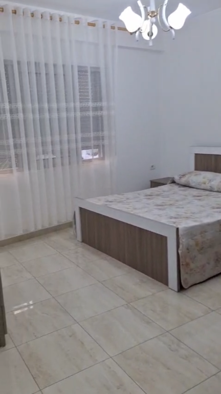 Apartament 2+1 per qera Komuna e Parisit !