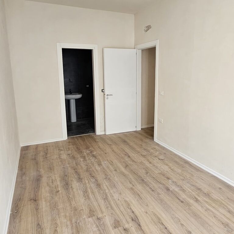Shitet Apartament 3+1+2 + Depo – Komuna e Parisit