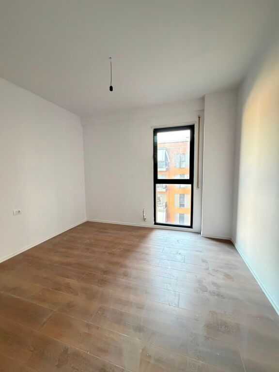 PER SHITJE APARTAMENT 2+1+2 ME PARKIM NE XHAMLLIK