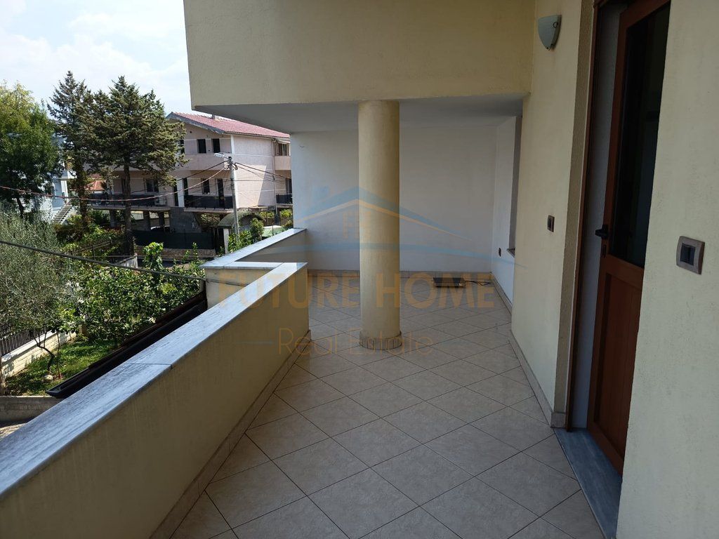 Rent, 2-storey Villa, near the "Rreze Drite" School Sauk