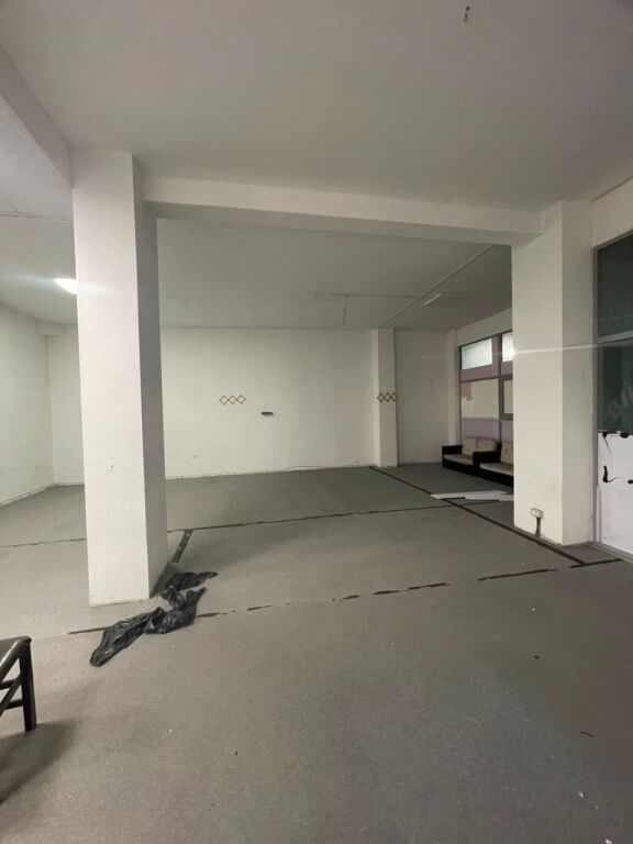 Premises for sale at Ana Center, Kamez, Institut, Bathore.